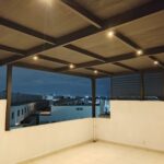 Pergola con mulytecho color gris